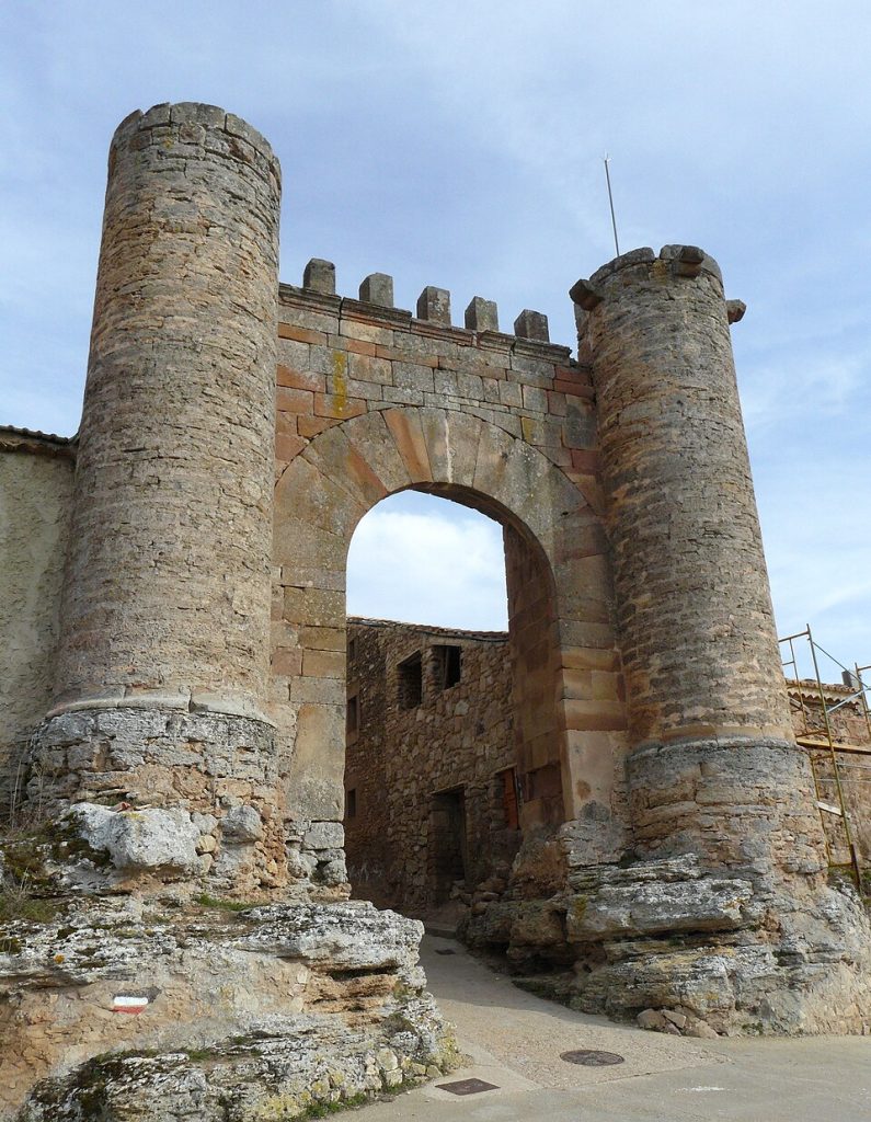 Arco de Sollera, puerta occidental de la muralla de Retortillo de Soria